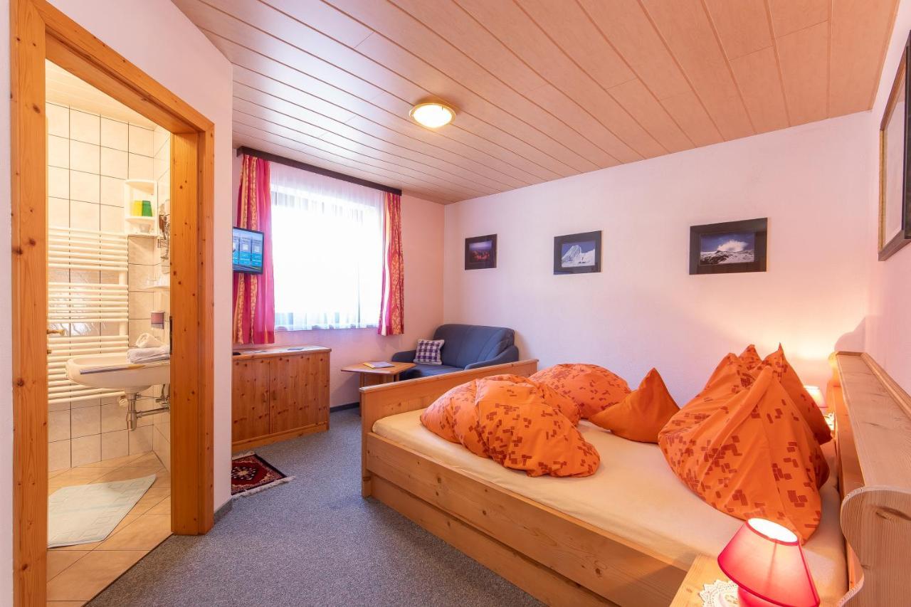 Fruehstuecks- Pension Sonnblickhof ラウリス エクステリア 写真