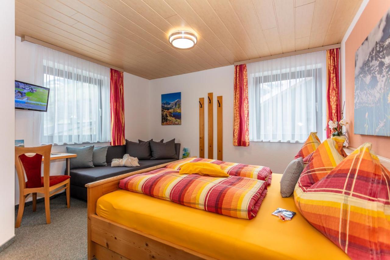 Fruehstuecks- Pension Sonnblickhof ラウリス エクステリア 写真