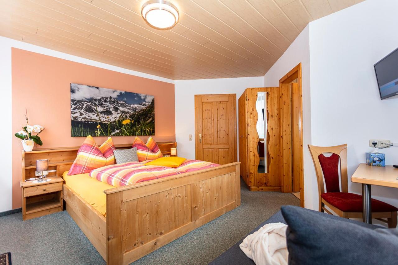 Fruehstuecks- Pension Sonnblickhof ラウリス エクステリア 写真