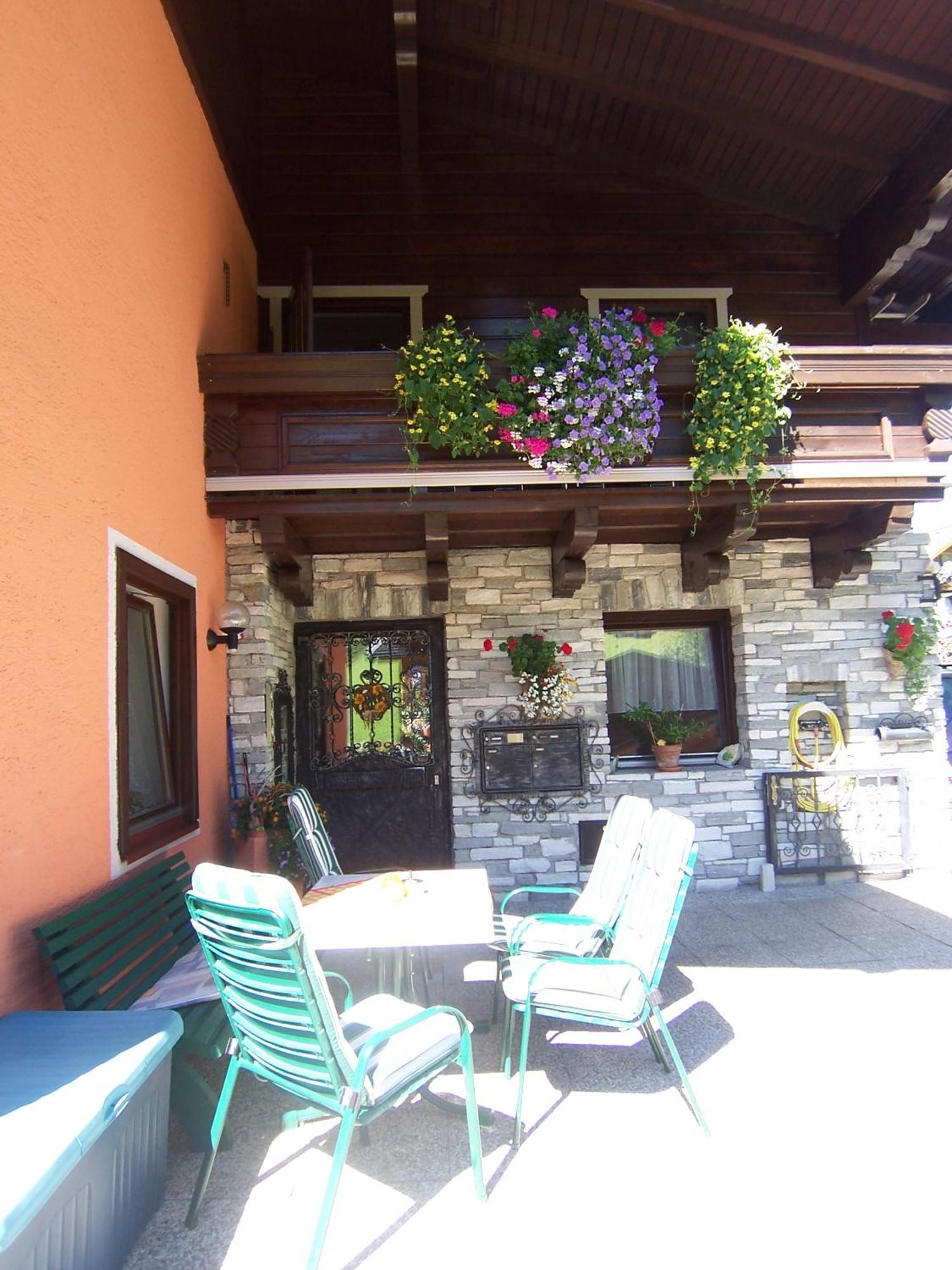 Fruehstuecks- Pension Sonnblickhof ラウリス エクステリア 写真