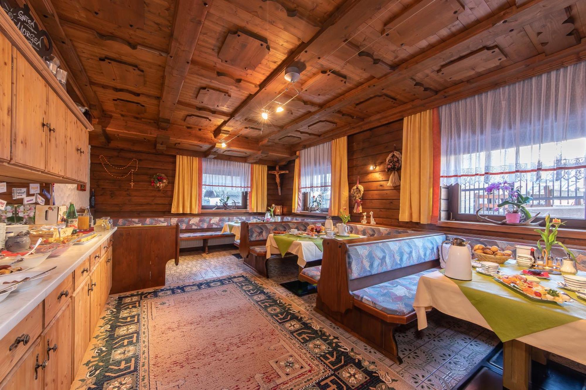 Fruehstuecks- Pension Sonnblickhof ラウリス エクステリア 写真
