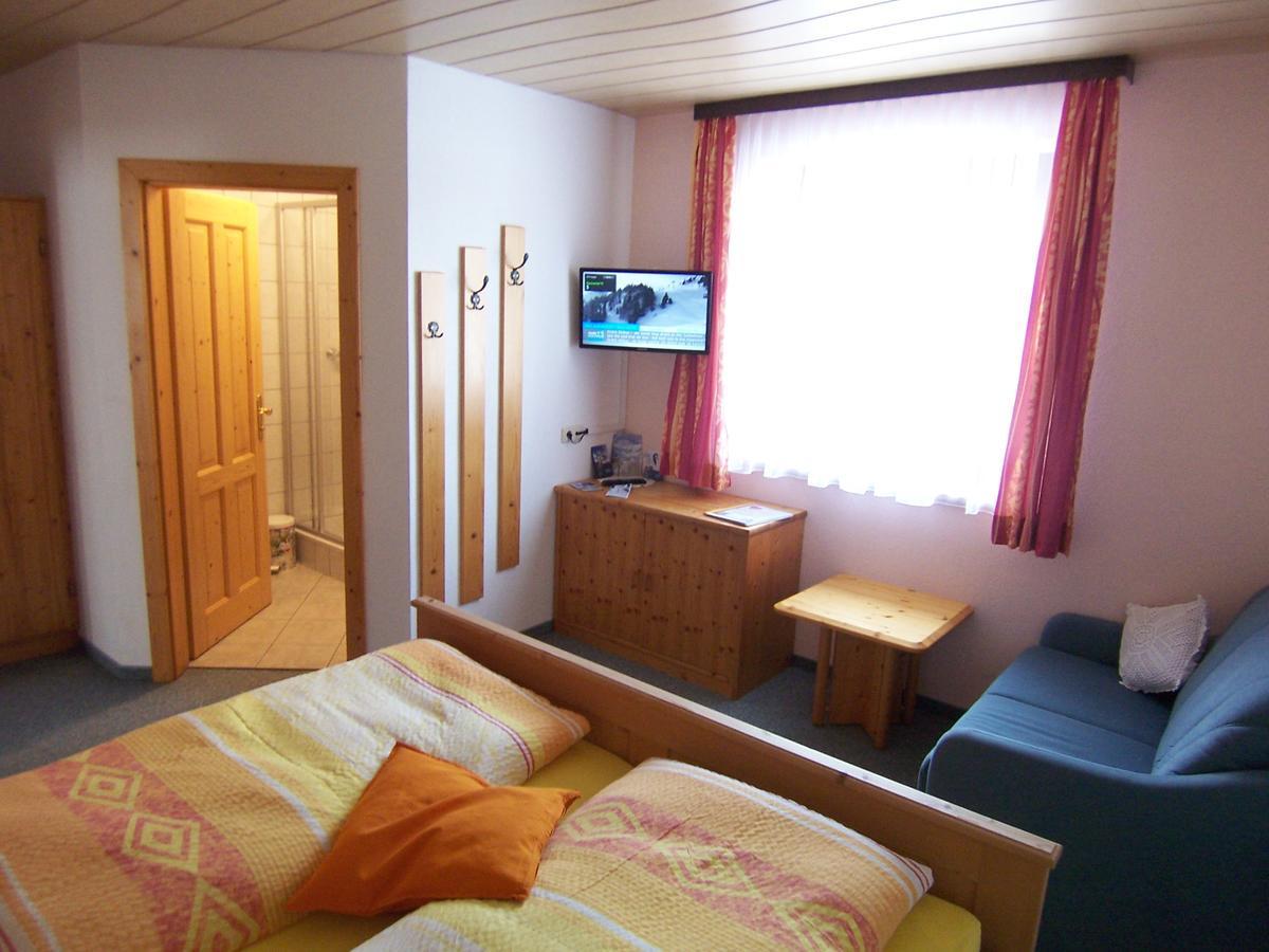 Fruehstuecks- Pension Sonnblickhof ラウリス エクステリア 写真