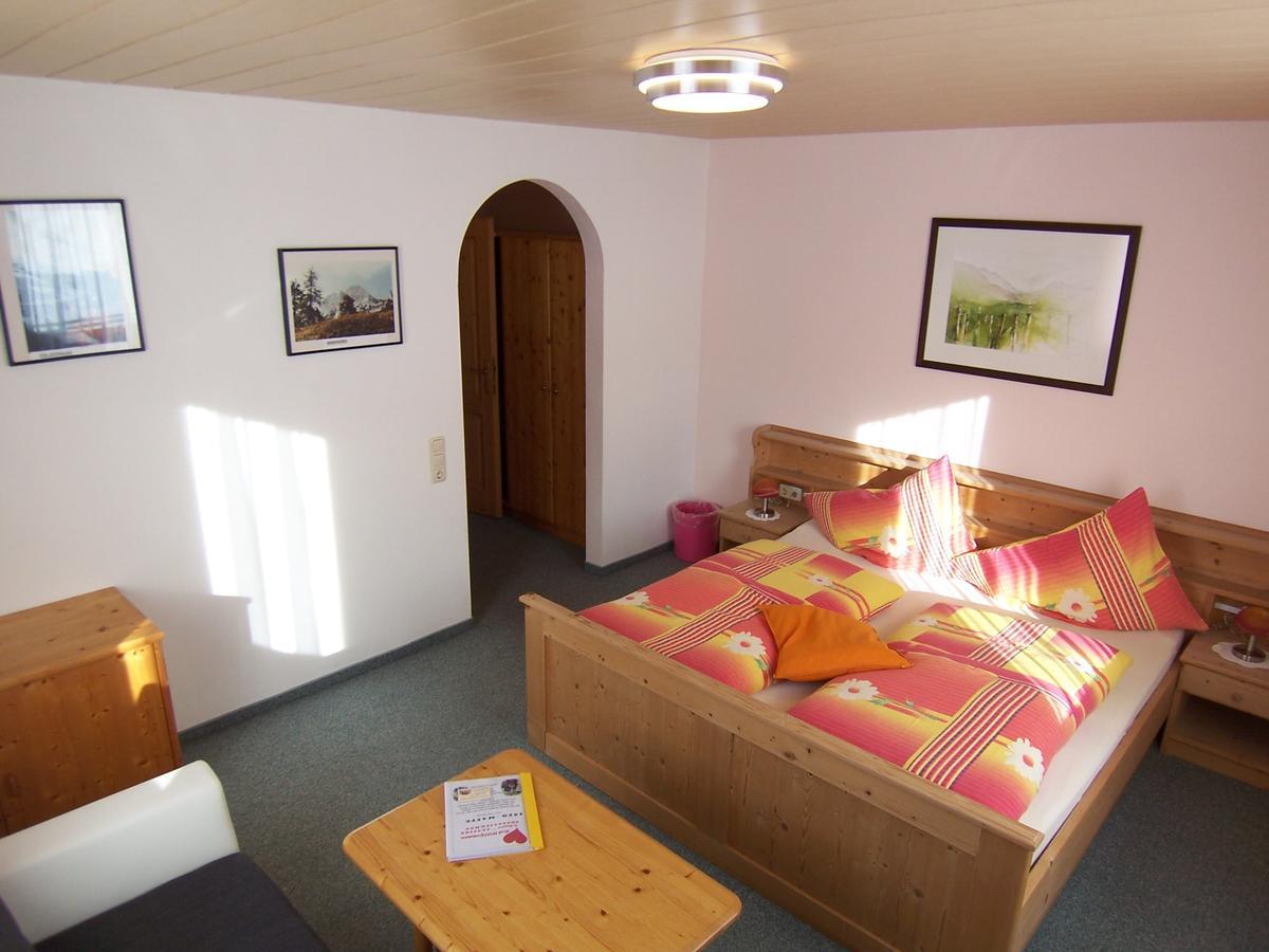 Fruehstuecks- Pension Sonnblickhof ラウリス エクステリア 写真