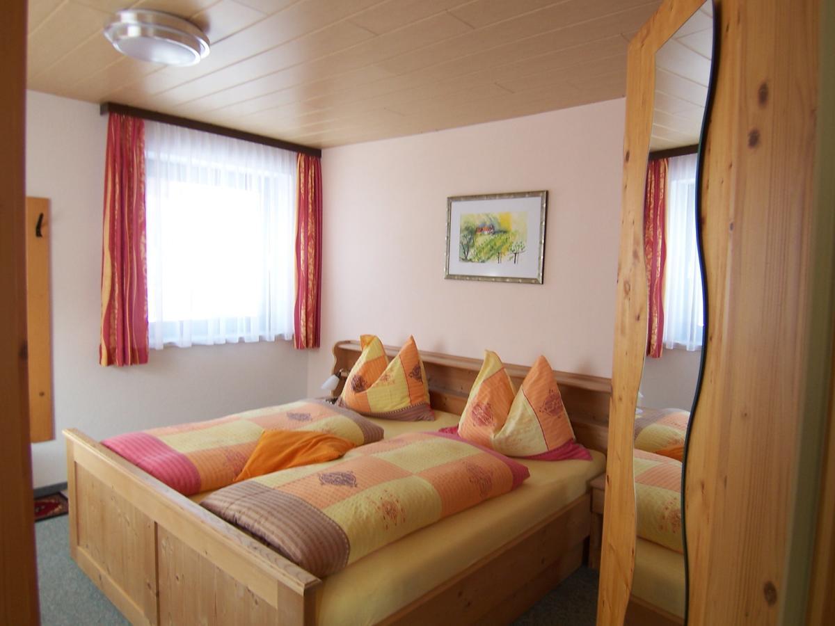Fruehstuecks- Pension Sonnblickhof ラウリス エクステリア 写真