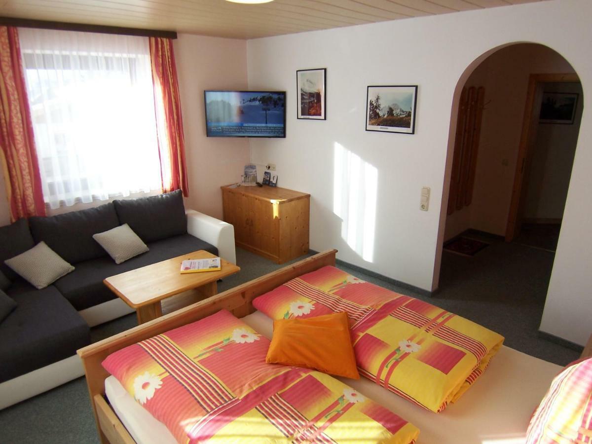 Fruehstuecks- Pension Sonnblickhof ラウリス エクステリア 写真